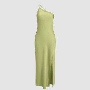 NWT- COMMENSE Moonlight Open Back Satin Slit Long Dress in Green
OA221224019